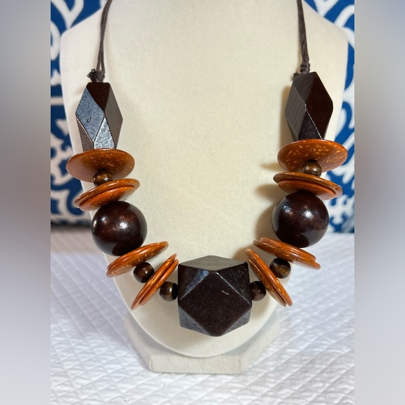 Brown Chunky BOHO NECKLACE ~ WOOD & BROWN LEATHER ROPE  21 Inches - Picture 3 of 5